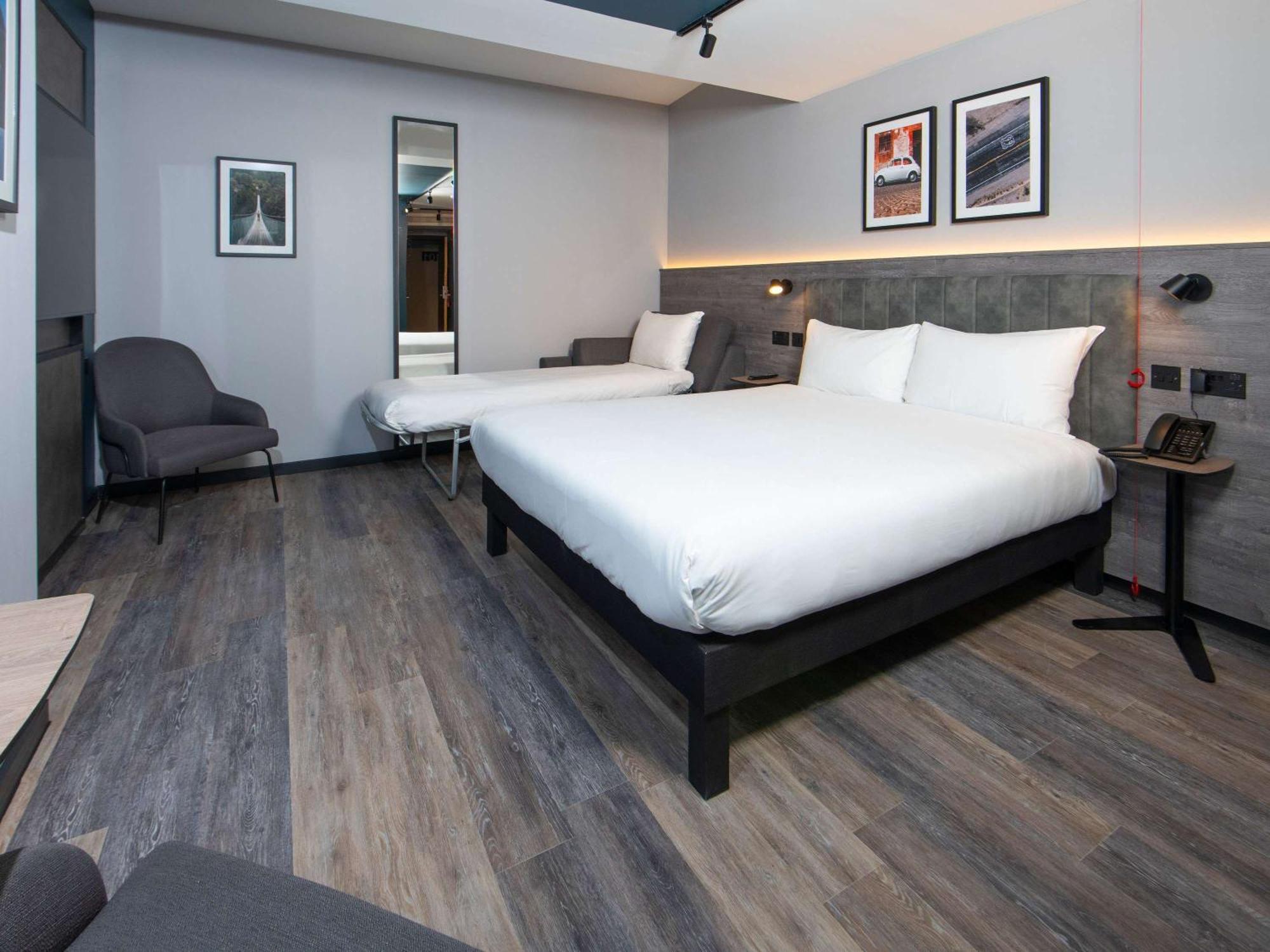 Hotel Ibis Styles London Gatwick Airport Crawley  Exterior foto